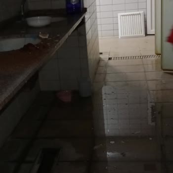 Villa Termal Afyon Resimlerdeki Gibi Değil Hijyen Çok Kötü
