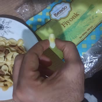 A101 Makarnadan Takma Tırnak Çıktı