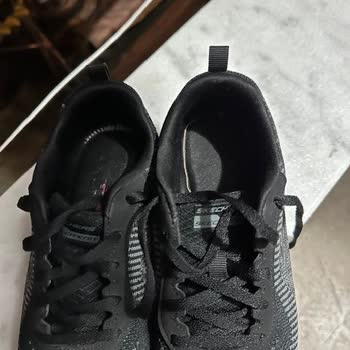 Skechers Ürününün Arkasında Durmuyor!