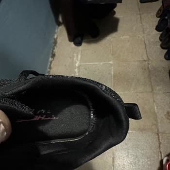 Skechers Ürününün Arkasında Durmuyor!