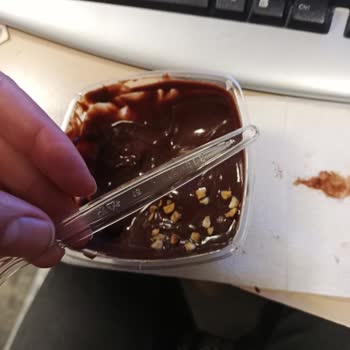 Gülümoğlu Baklava & Restaurant Tatlının İçinden Plastik Parçaları Çıktı