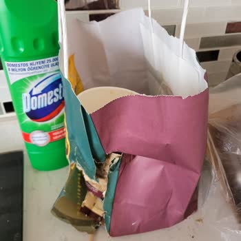 Yemeksepeti Parçalanmış Poşet İle Gelemeyen K****