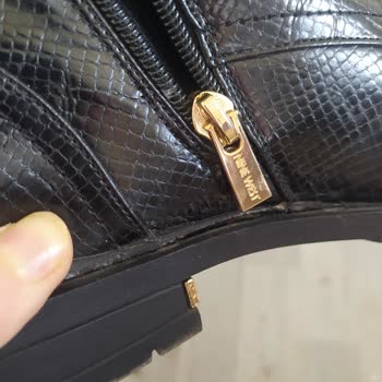 Nine West Botun Kenarında Açılmalar