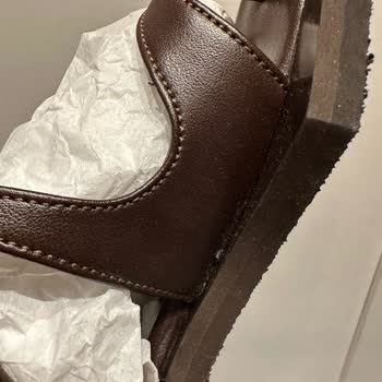 Prev Yüksek Fiyat, Düşük Kalite: Vegan Deri Sandalet Hayal Kırıklığı