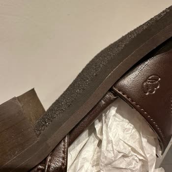 Prev Yüksek Fiyat, Düşük Kalite: Vegan Deri Sandalet Hayal Kırıklığı