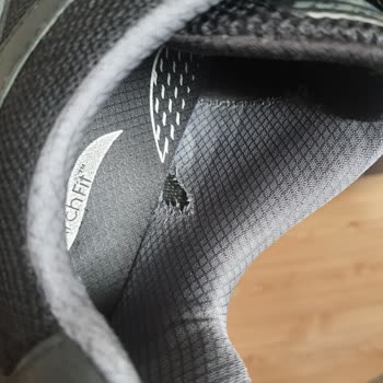 Skechers Ayakkabım 3 Ay Dolmadan Yırtıldı