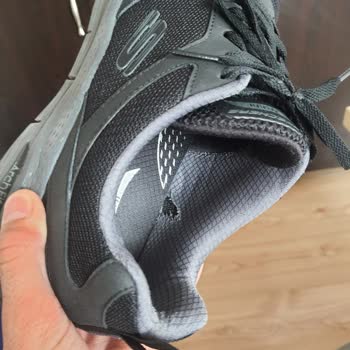 Skechers Ayakkabım 3 Ay Dolmadan Yırtıldı