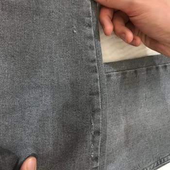 Avva Giyim Pantolonların Kendiliğinden Yırtılması