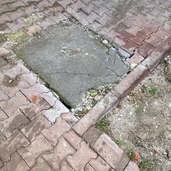 Akdeniz Belediyesi Çamur Ve Pislikten Geçilmeyen Mahallemiz