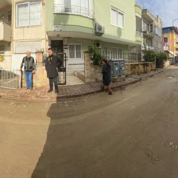 Akdeniz Belediyesi Çamur Ve Pislikten Geçilmeyen Mahallemiz