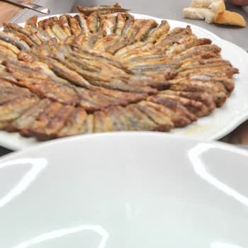 Mercan Balık Da Taze Diye Bayat Hamsi Balıkçılığı Şikayetçiyim