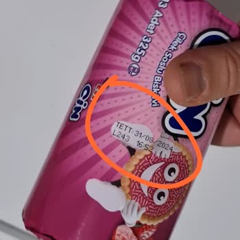 Eti Cin 325 Gr Çilekli Ürününde Kurt Çıktı