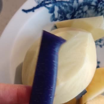 Solingen Bıçak Sebze Doğrarken Kırıldı