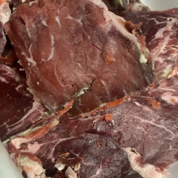 Köfteci Yusuf Hesaplı Kasap Pastırma Diye Çiğ Baharatlı Et Gönderdi