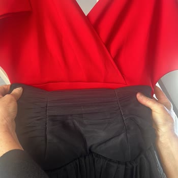 Abiyelerimmm (Instagram: abiyelerimmm) Beklentimi Karşılamayan Elbise Satışı