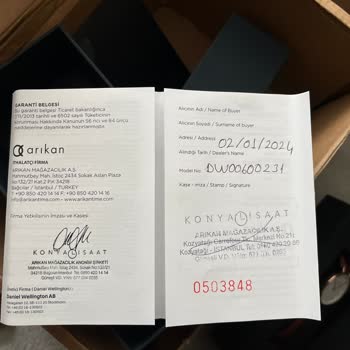 Daniel Wellington-Konyalı Saat İşgüzarlığı Kullanılmış Ürün Gönderimi)