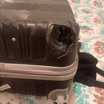 THY Valizimin Ayağını Kırık Olarak Teslim Aldım.