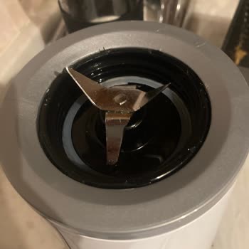 Grundig Kişisel Blender Kapak Sıkışması