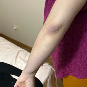 DeFacto Kıyafetten Çıkan Boya