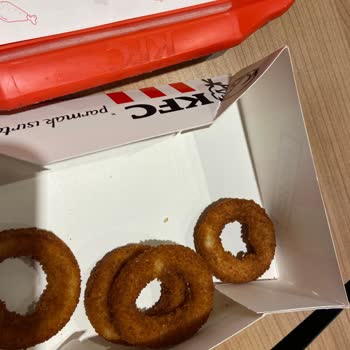 KFC Bayat Ekmek, Yanmış Soğan Halkası