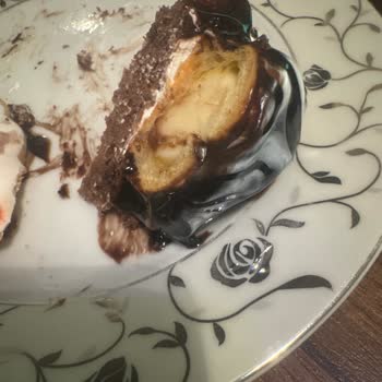 Pelit Pastanesi'nden Aldığımız Pasta Kokolin Çıktı