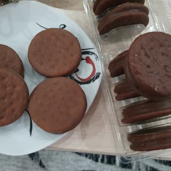 Ülker Halley'in Rengi Ve Tadı Tuhaf