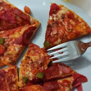 Dr. Oetker Pizzadan Çıkan Metal Parça