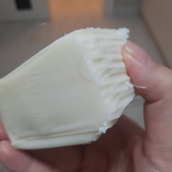 Mis Kaşardan Saç Çıktı