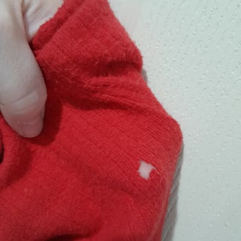 Minicity Yırtılmış Delik Pantolon Gönderdi