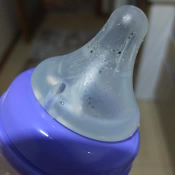 Lansinoh Biberonda Oluşan Lekeler Ve Kalite Hayal Kırıklığı