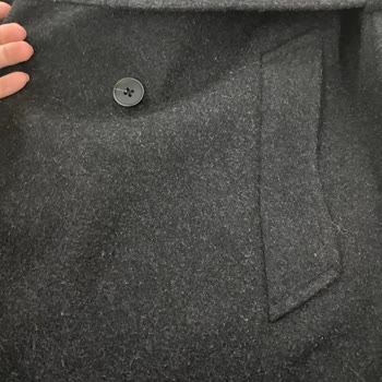 Stradivarius Marka Kabanın Kısa Sürede Tüylenme Sorunu