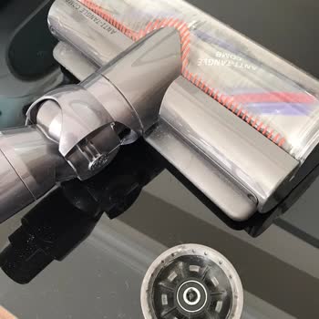 Dyson V15 Halı Süpürme Başlığı Tekerleği Kırıldı