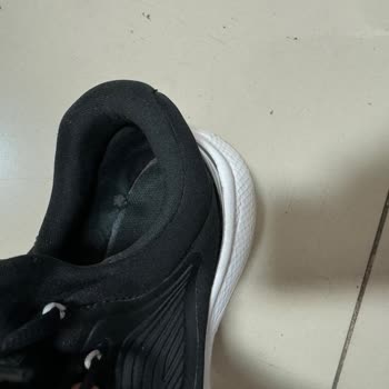 Under Armour 6 Ay Dolmadan Yırtılmaya Başladı