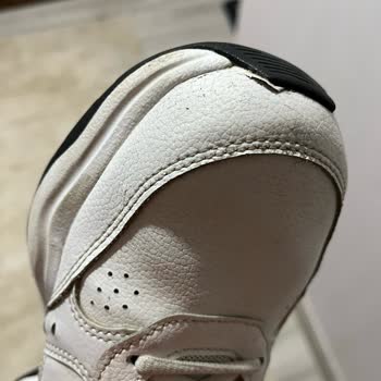 Deichmann Üretim Hatasını Üstlenmiyor