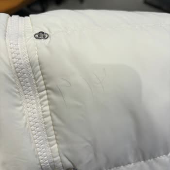 Hummel Mağazasında Kusurlu Mont Hayal Kırıklığı