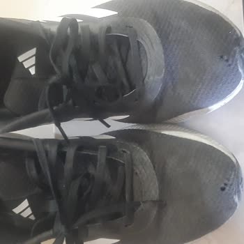 Qualitätsprobleme  und Ablehnung der Gewährleistung für Runfalcon 3.0 CBlack Adidas-Schuhe