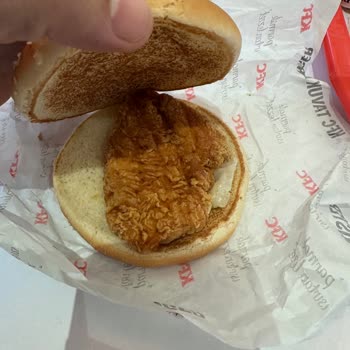 KFC Eksik Sipariş Ve Yetersiz Servis!