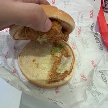 KFC Eksik Sipariş Ve Yetersiz Servis!