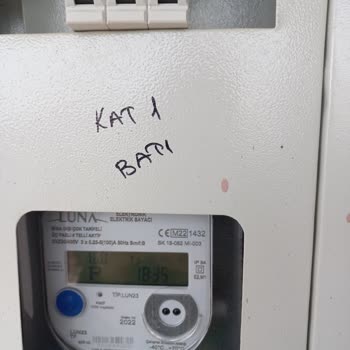 Toroslar Elektrik Dağıtım Kış Akşamı Elektriksizlik: Mahalledeki Teknik Sorun