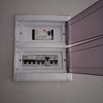 Toroslar Elektrik Dağıtım Kış Akşamı Elektriksizlik: Mahalledeki Teknik Sorun