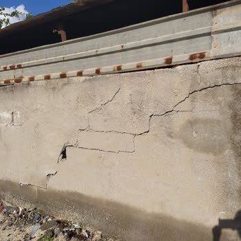 Çevre, Şehircilik Ve İklim Değişikliği Bakanlığı Yıkım Ekipleri Duvarımıza Hasar Verip Onarmadı