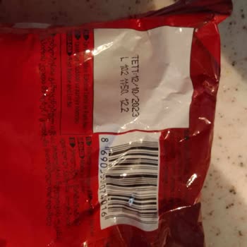 Eti Son Kullanma Tarihini 3 Ay Geçen Çubuk Krakerini Raflarda Satıyor