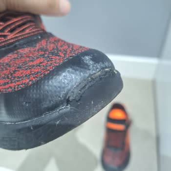 Skechers Çok Bariz Ayıplı Malını Kabul Etmiyor