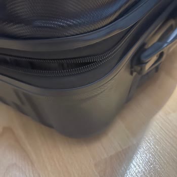 Pegasus'un Bagajlarını Kırması Ve Önemsememesi