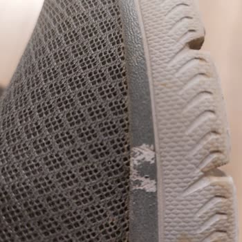 Skechers Ayakkabıda Taban Şeridinde Çatlama-Soyulma