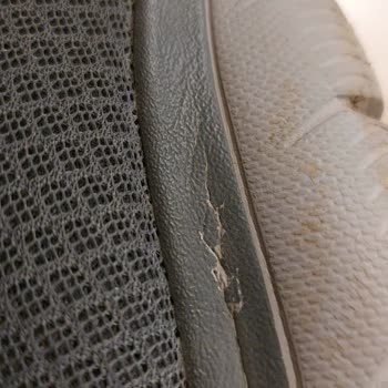 Skechers Ayakkabıda Taban Şeridinde Çatlama-Soyulma