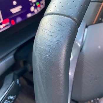 Cupra Formentor Deri Çatlakları