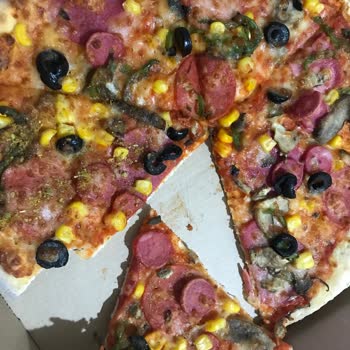 PizzaLazza Eryaman Kıl Çıktı