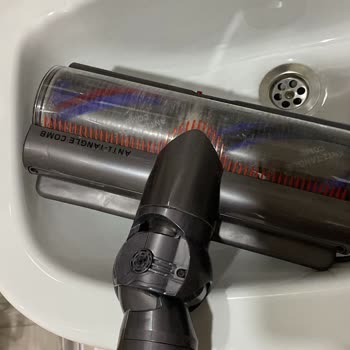 Dyson V15 Tekerlekleri Koptu