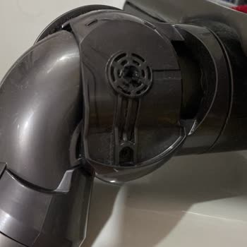 Dyson V15 Tekerlekleri Koptu